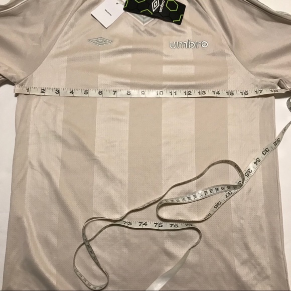 Umbro Jersey Taupe V-Neck Shirt Small NWT - Picture 3 of 9